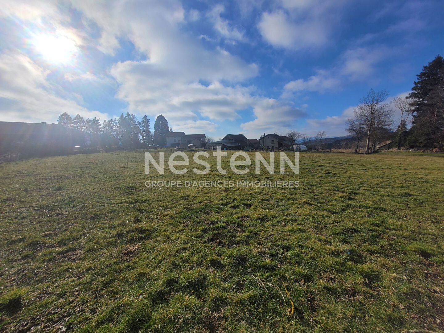 EXCLUSIVITE  SAINT JULIEN DU PINET ! Belle parcelle de 3000 m2 constructible avec vue dégagée et certificat d'urbanisme opérationnel