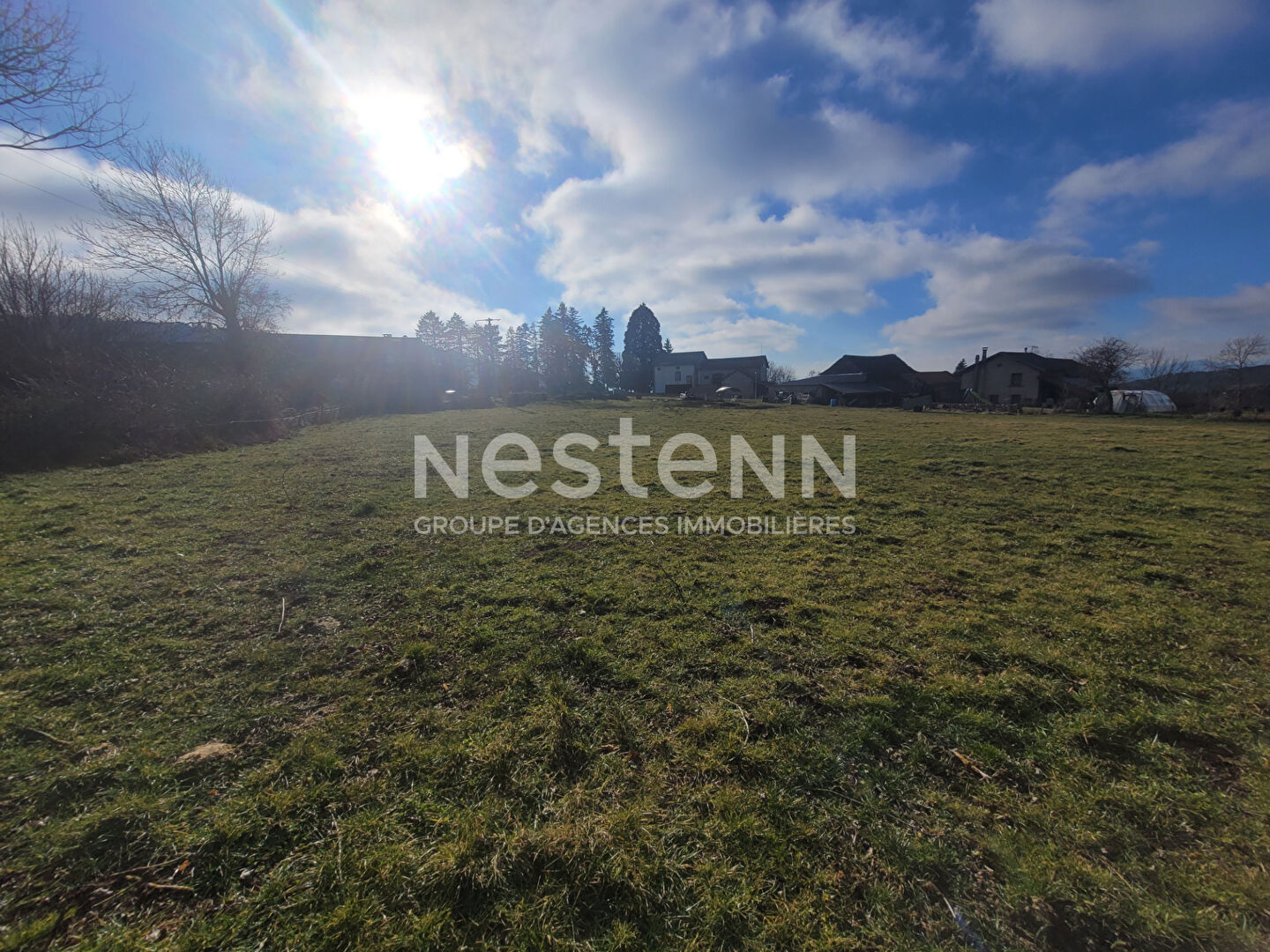 EXCLUSIVITE  SAINT JULIEN DU PINET ! Belle parcelle de 3000 m2 constructible avec vue dégagée et certificat d'urbanisme opérationnel
