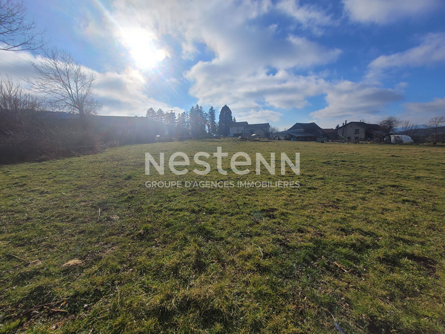 EXCLUSIVITE  SAINT JULIEN DU PINET ! Belle parcelle de 3000 m2 constructible avec vue dégagée et certificat d'urbanisme opérationnel