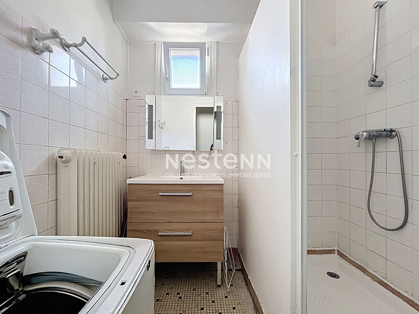A vendre - Ensemble immobilier 3 lots : T3 libre + 2 studios loués - 85 m² carrez (120 m² au sol) - Investissement ou Résidence avec revenus locatifs 
