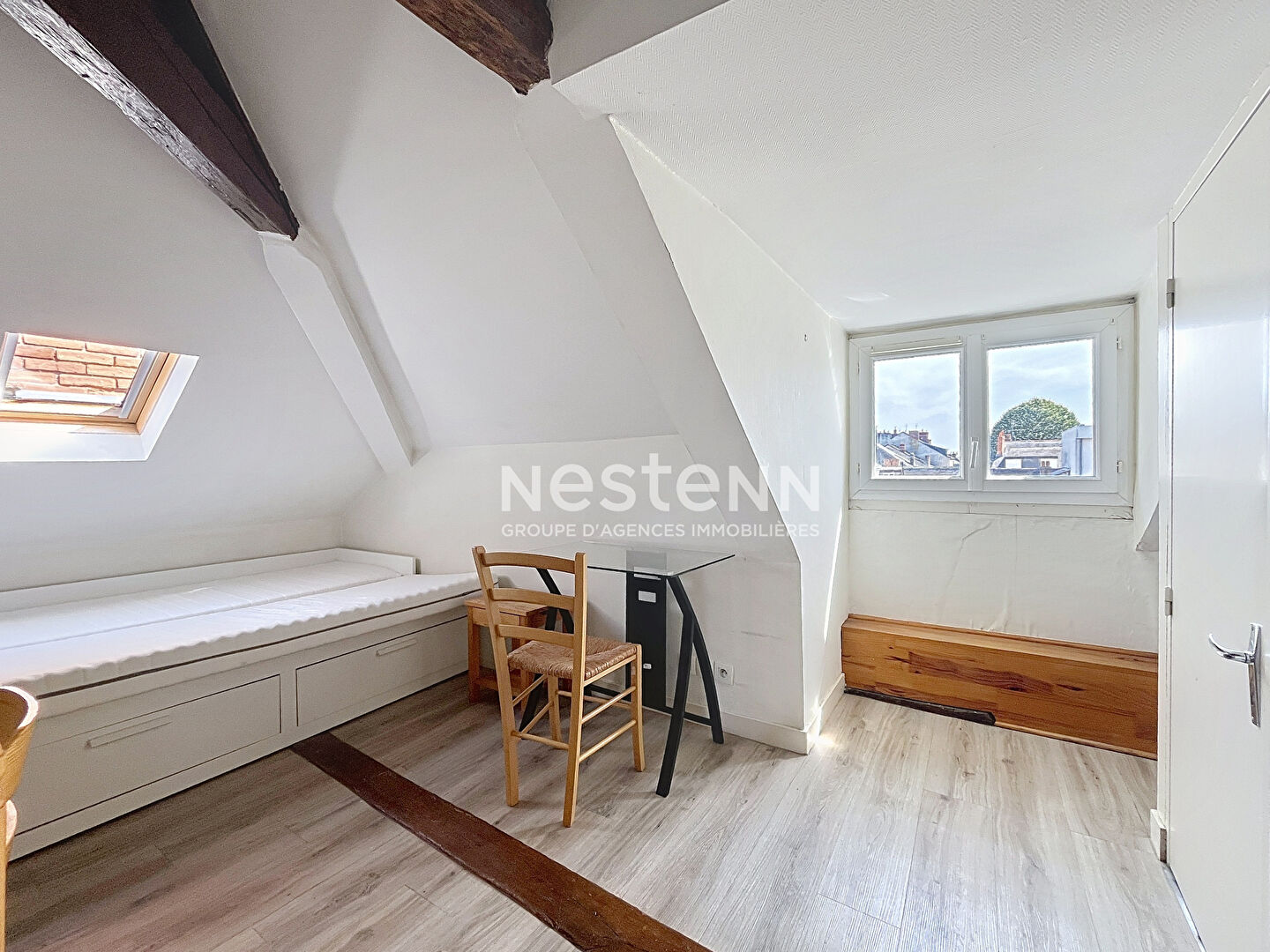 A vendre - Ensemble immobilier 3 lots : T3 libre + 2 studios loués - 85 m² carrez (120 m² au sol) - Investissement ou Résidence avec revenus locatifs 