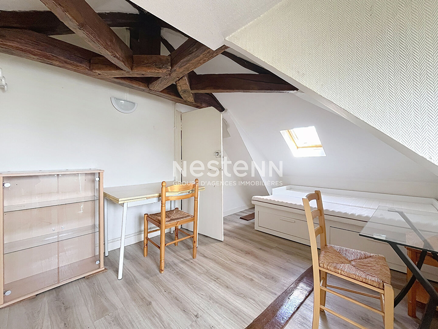 A vendre - Ensemble immobilier 3 lots : T3 libre + 2 studios loués - 85 m² carrez (120 m² au sol) - Investissement ou Résidence avec revenus locatifs 