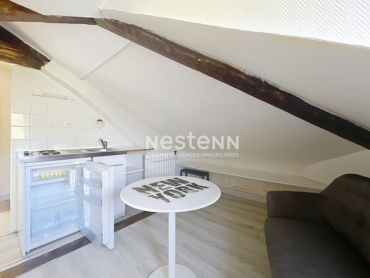 A vendre - Ensemble immobilier 3 lots : T3 libre + 2 studios loués - 85 m² carrez (120 m² au sol) - Investissement ou Résidence avec revenus locatifs 