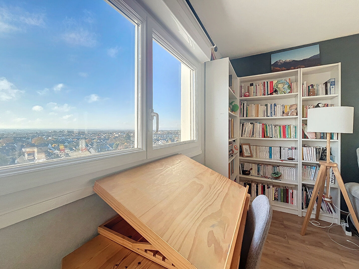 ANGERS - Madeleine / Justices - Appartement type 4 - 2chambres - stationnement - balcon - cave