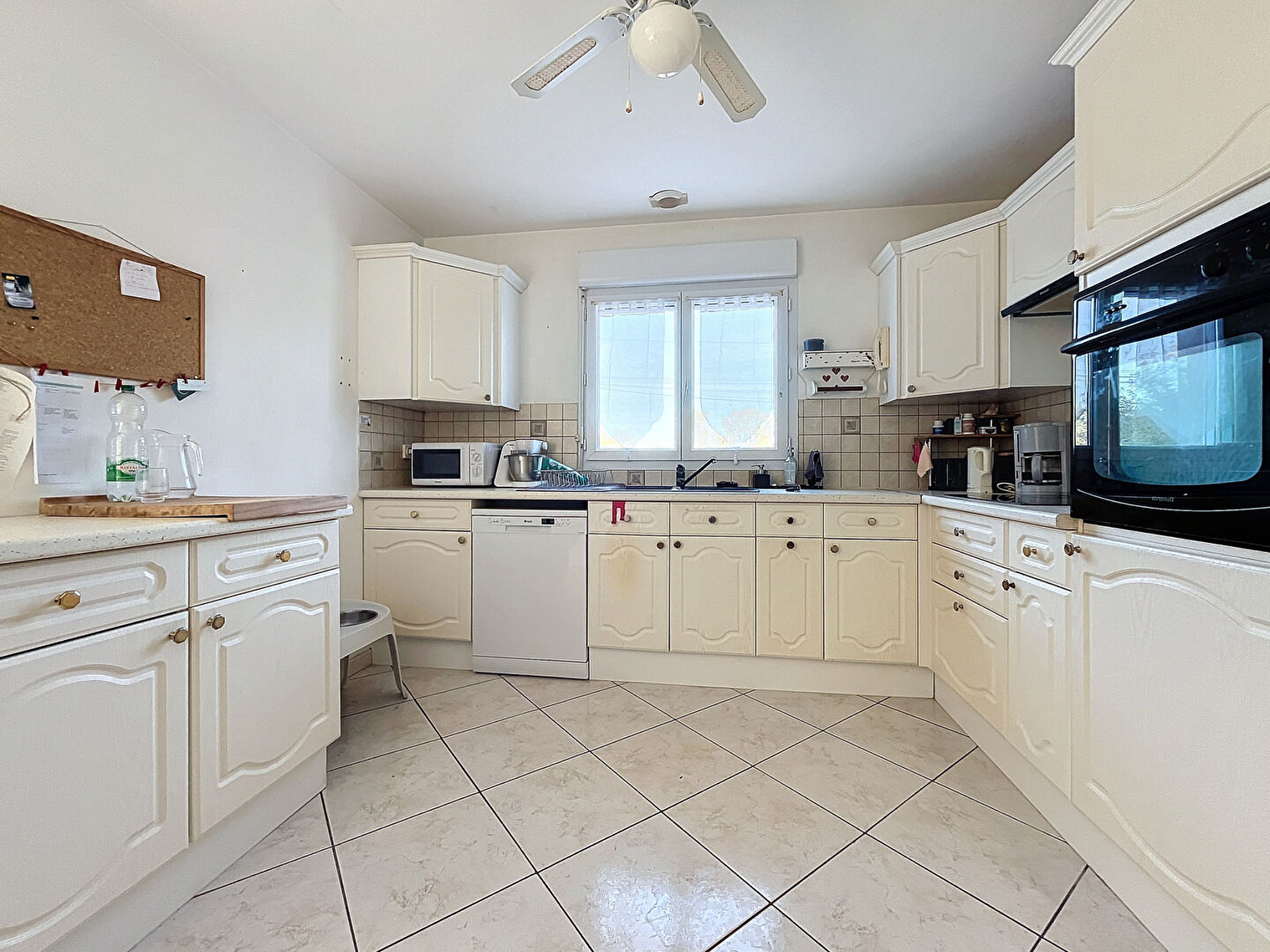 MONTREUIL SUR LOIR : MAISON DE PLAIN-PIED SUR TERRAIN DE PLUS DE 1400M²