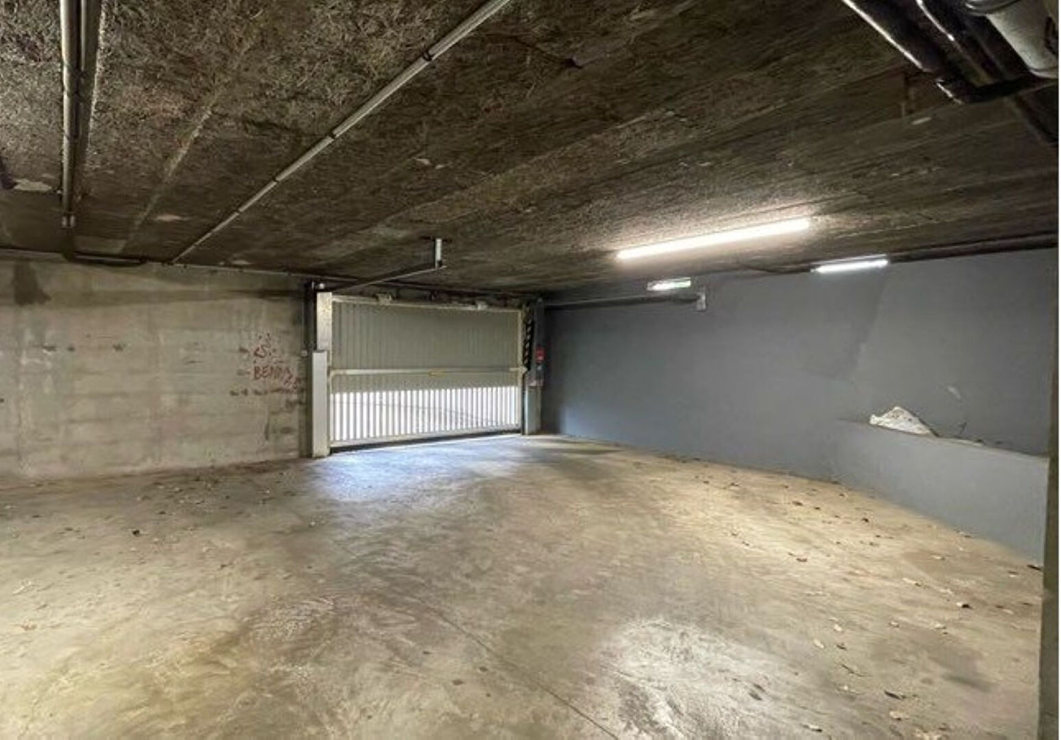ANGERS -  ESA / CATHO - Parking / box 15 m2