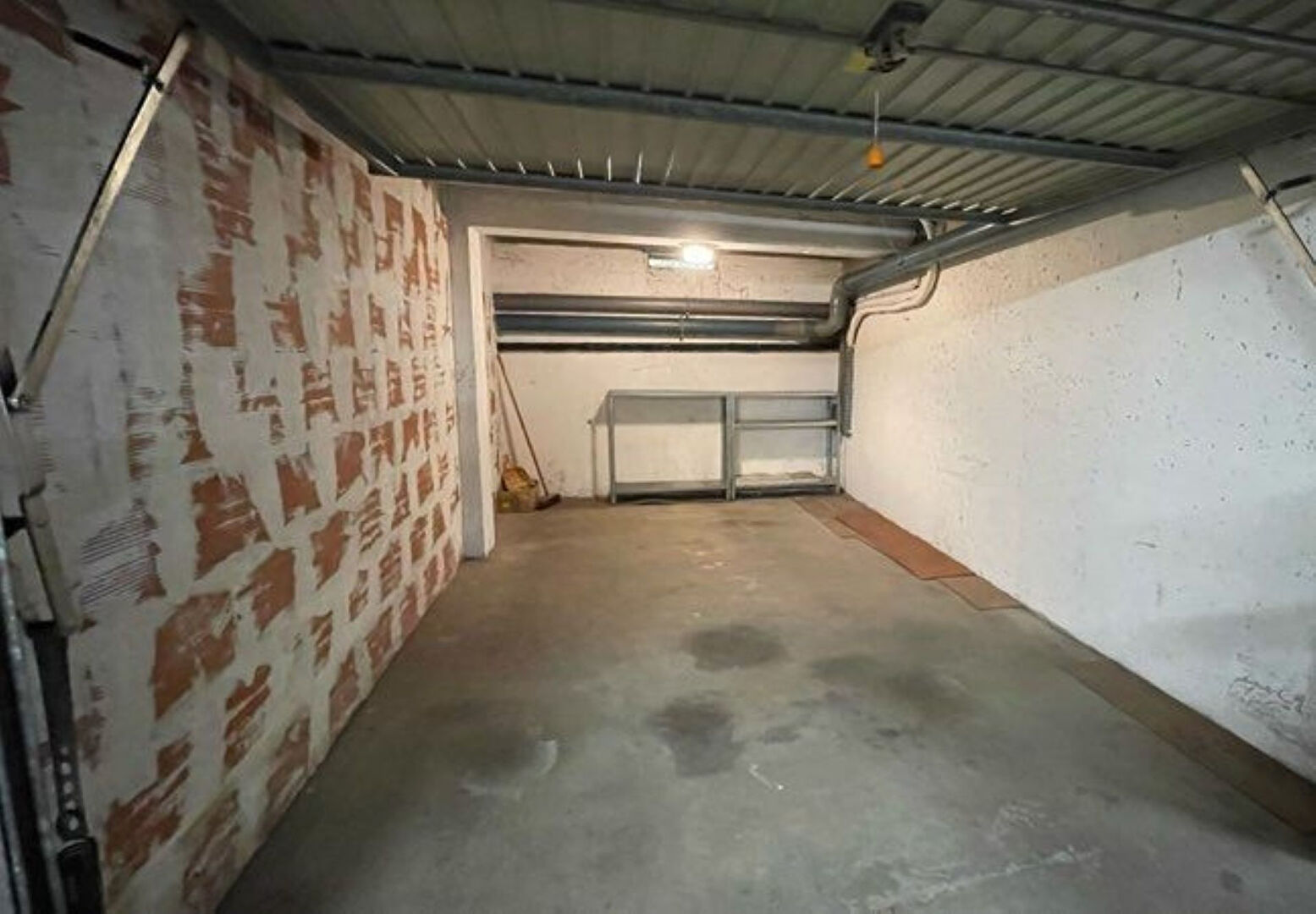 ANGERS -  ESA / CATHO - Parking / box 15 m2