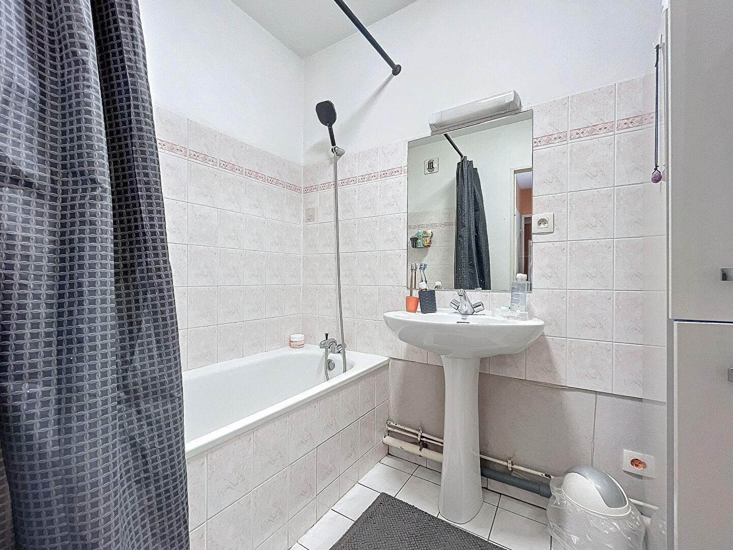 À Vendre - Appartement T3 de 67 m² lumineux avec ascenseur et place de stationnement, emplacement idéal 