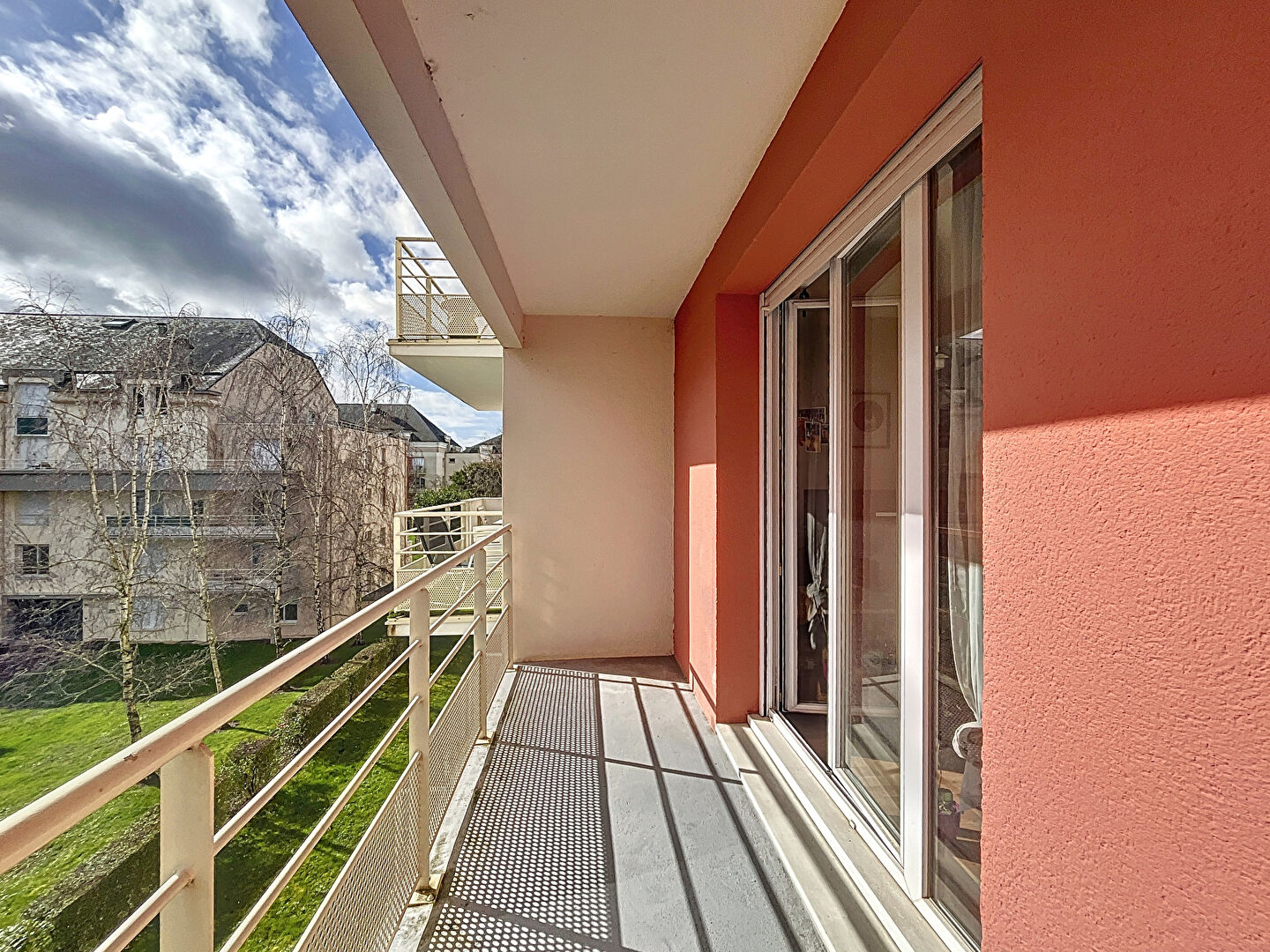 À Vendre - Appartement T3 de 67 m² lumineux avec ascenseur et place de stationnement, emplacement idéal 