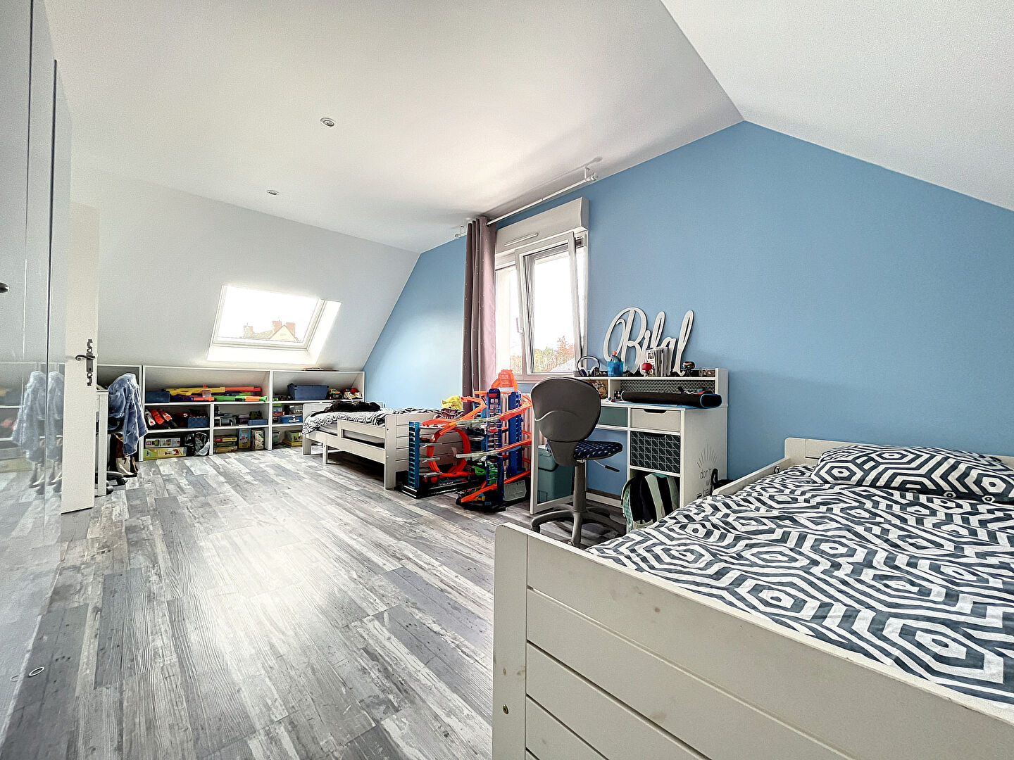 Maison à Avrillé 205 m² habitables, 6 chambres, sous-sol, jardin