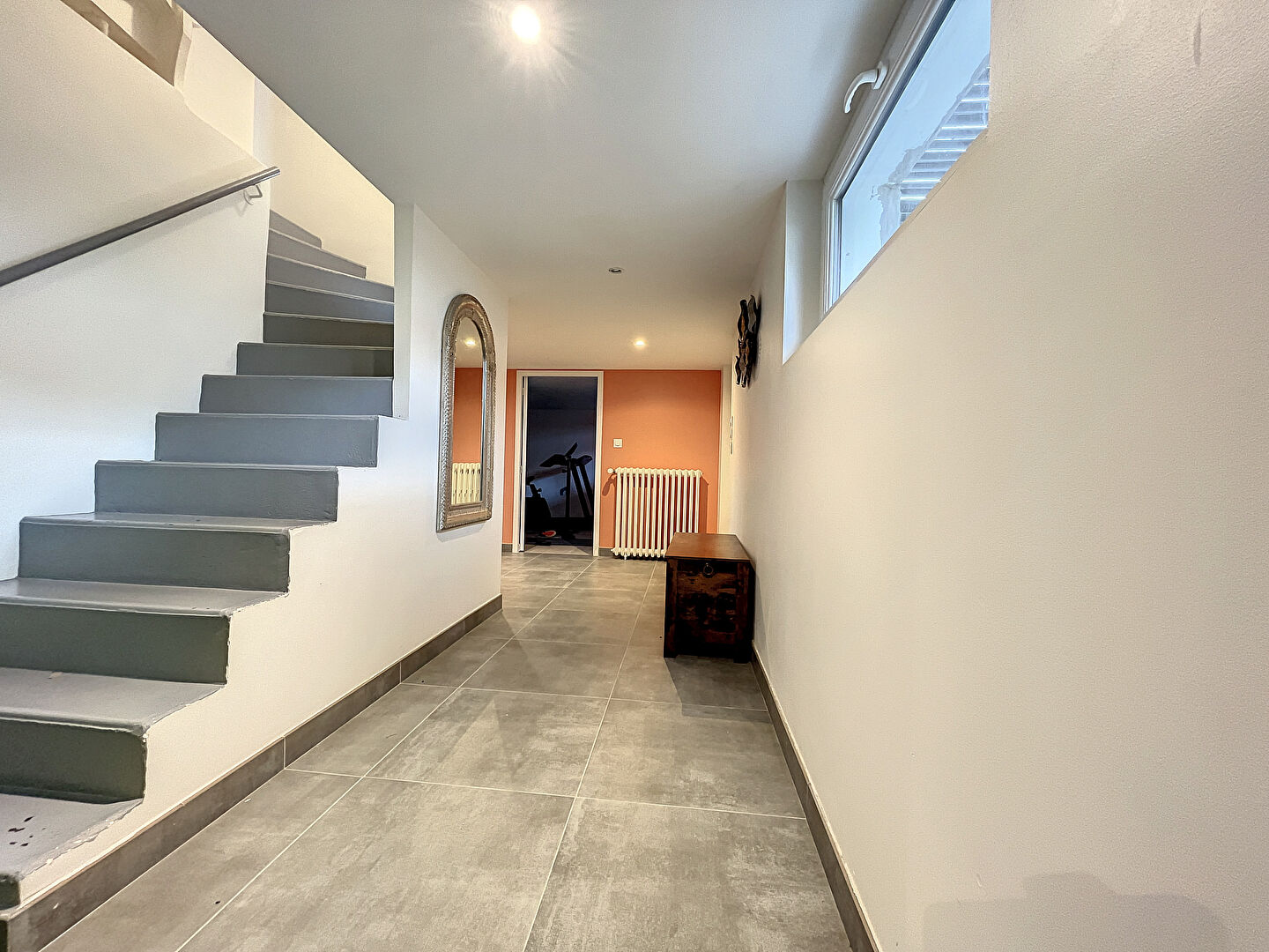 Maison à Avrillé 205 m² habitables, 6 chambres, sous-sol, jardin