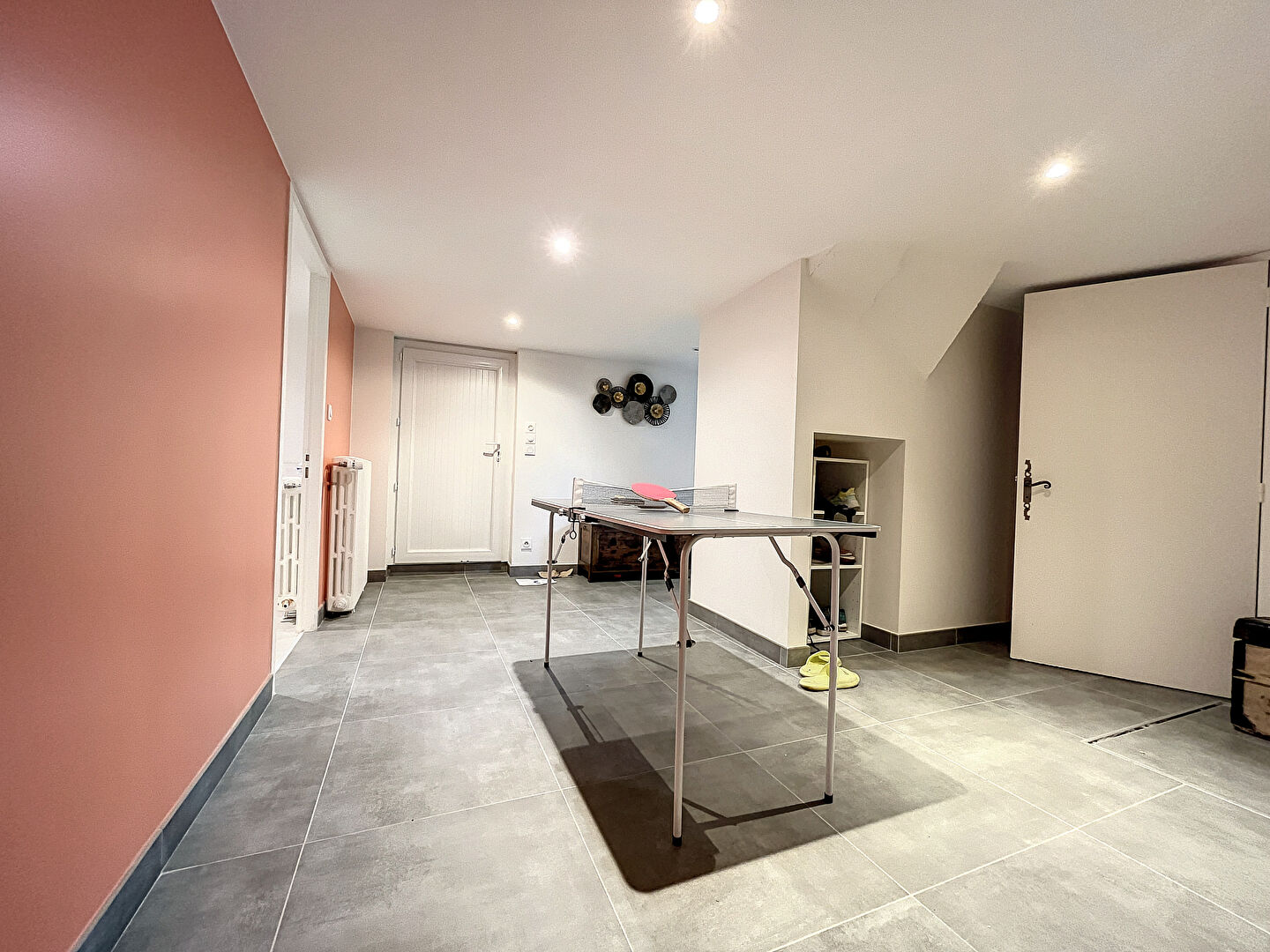 Maison à Avrillé 205 m² habitables, 6 chambres, sous-sol, jardin