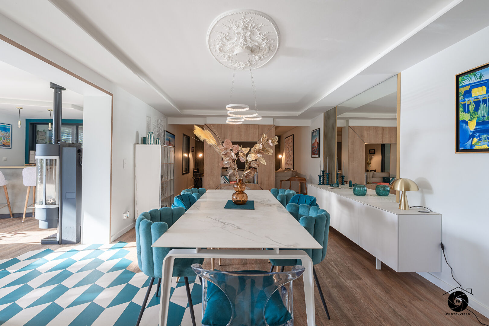 Maison de + de 340m² habitables très atypique ! Véritable coup de coeur à seulement 22 minutes d'Angers !