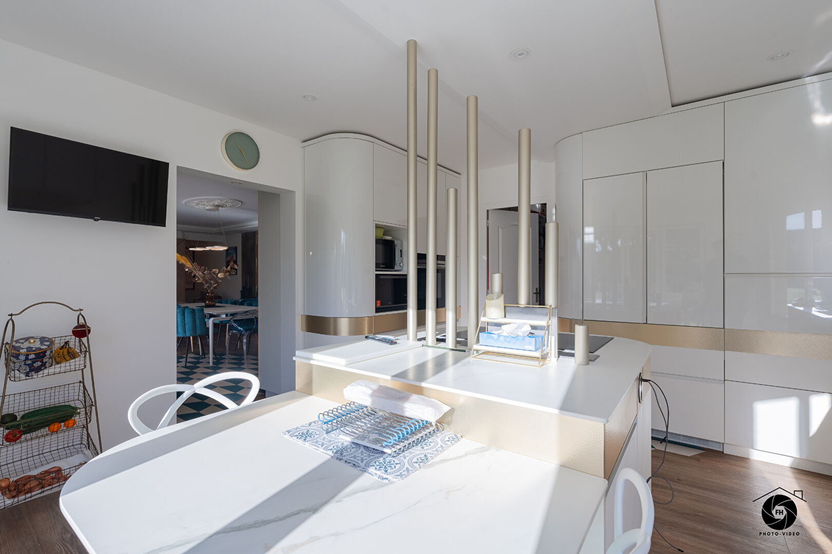 Maison de + de 340m² habitables très atypique ! Véritable coup de coeur à seulement 22 minutes d'Angers !