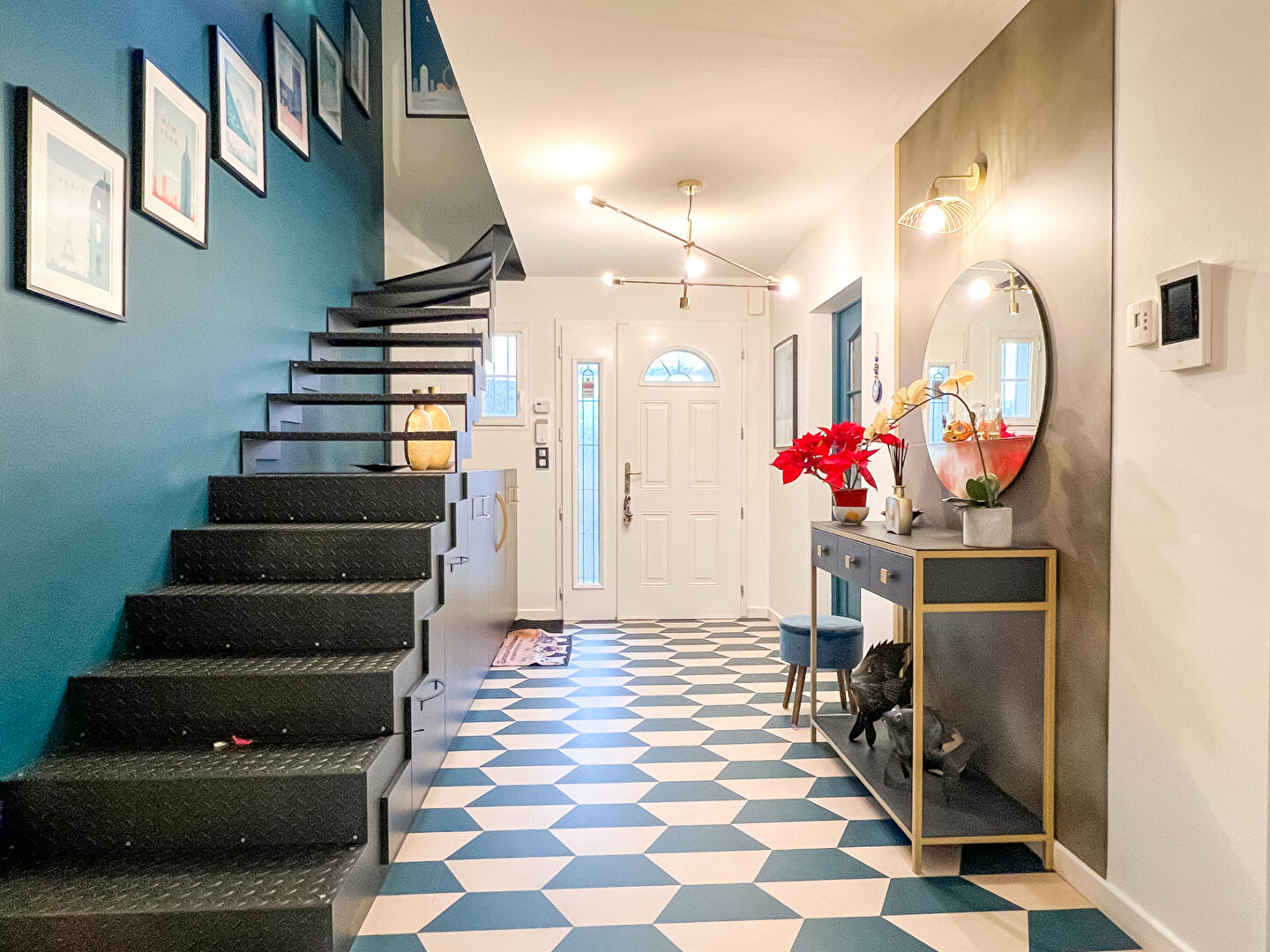 Maison de + de 340m² habitables très atypique ! Véritable coup de coeur à seulement 22 minutes d'Angers !