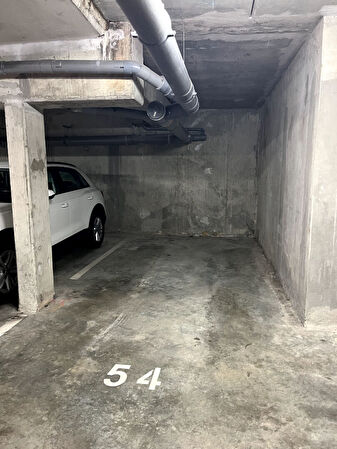 Vente garage-parking à Saint barthelemy d anjou (49124)