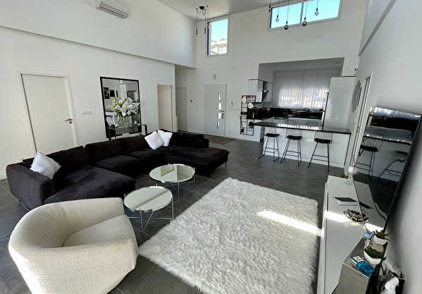 Vente par agence immobiliere à Cantenay epinard (49460)