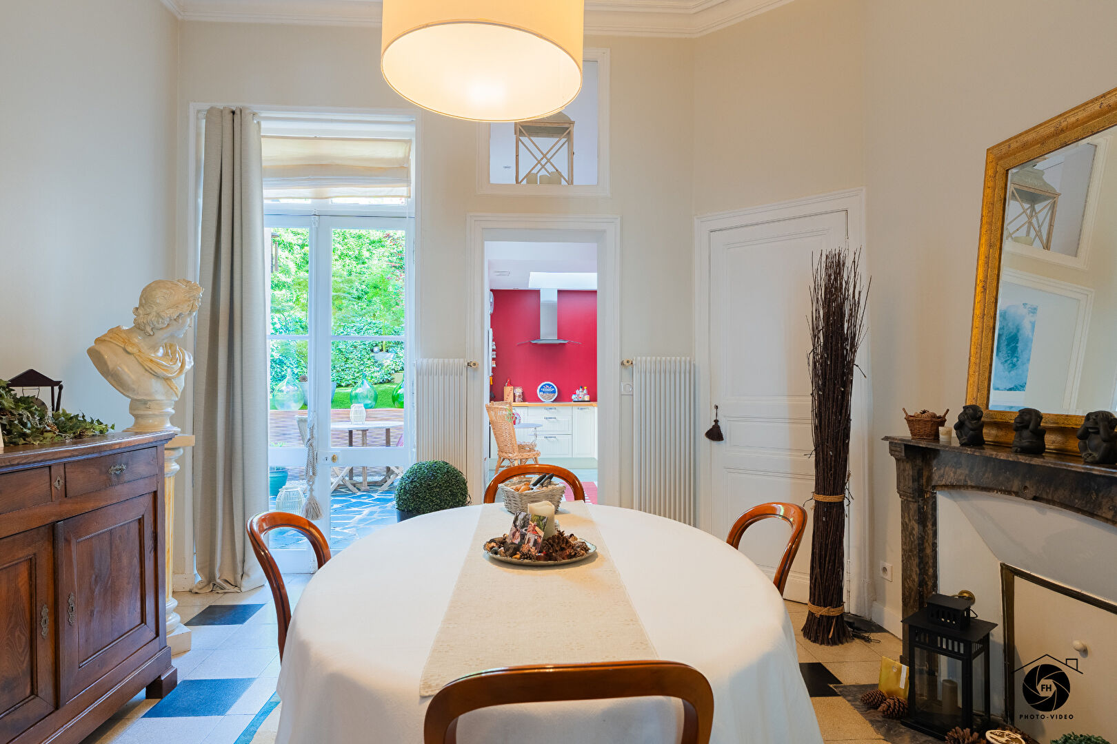 A vendre - Maison bourgeoise de 147 m², 4 chambres et un bureau, pleine de charme -  Jardin et cave 