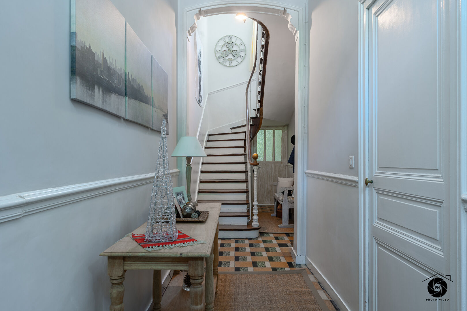 A vendre - Maison bourgeoise de 147 m², 4 chambres et un bureau, pleine de charme -  Jardin et cave 