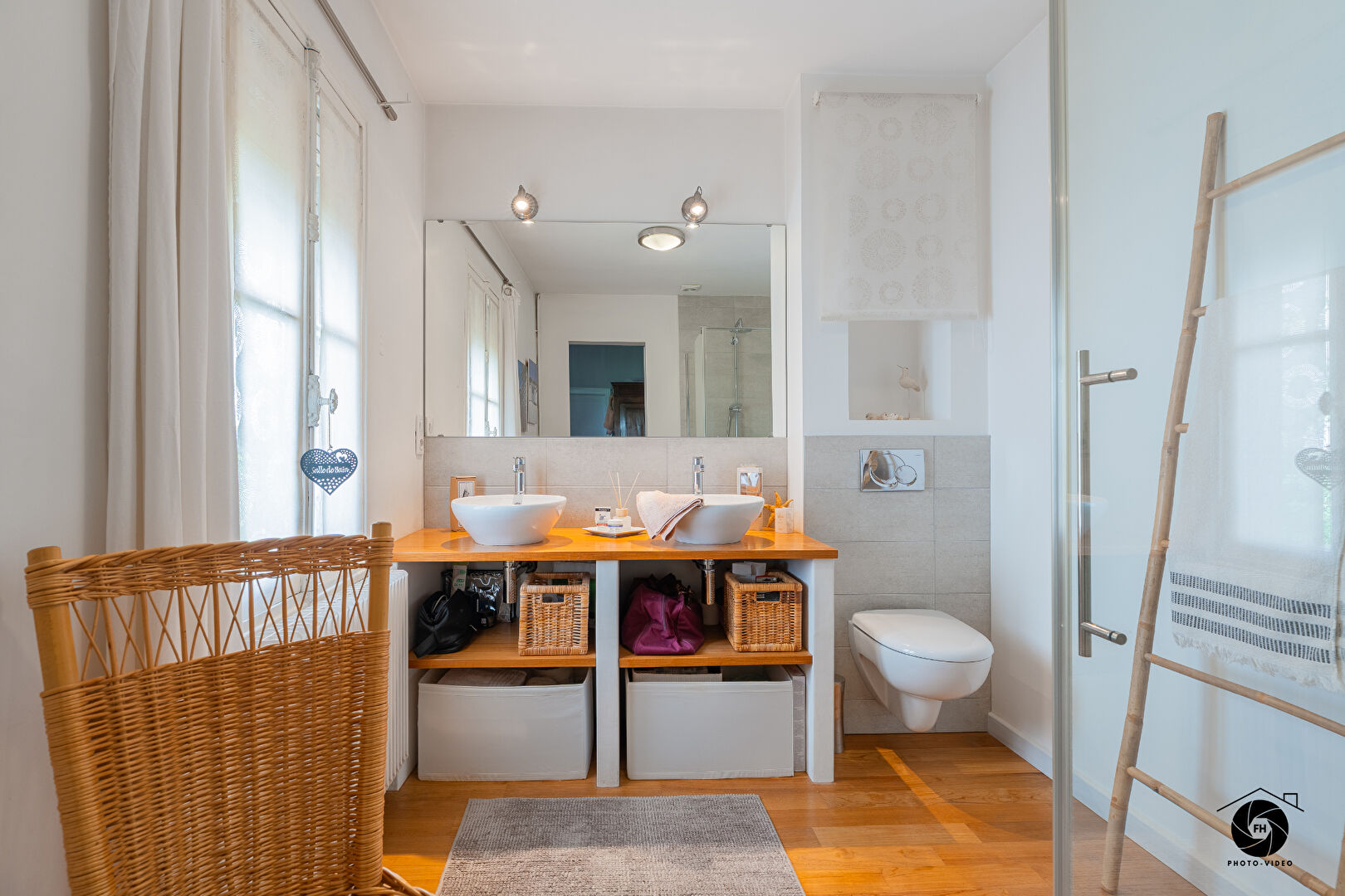 A vendre - Maison bourgeoise de 147 m², 4 chambres et un bureau, pleine de charme -  Jardin et cave 