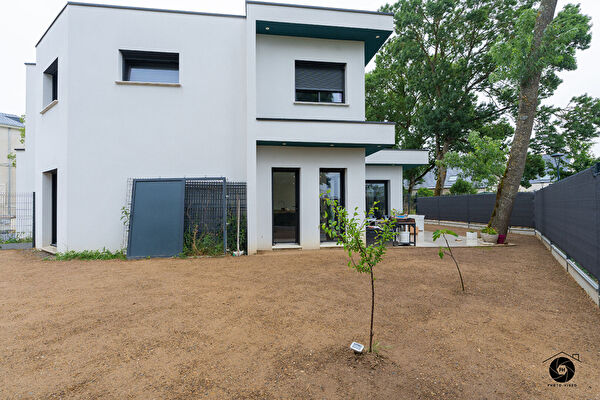 Vente par agence immobiliere à Trelaze (49800)