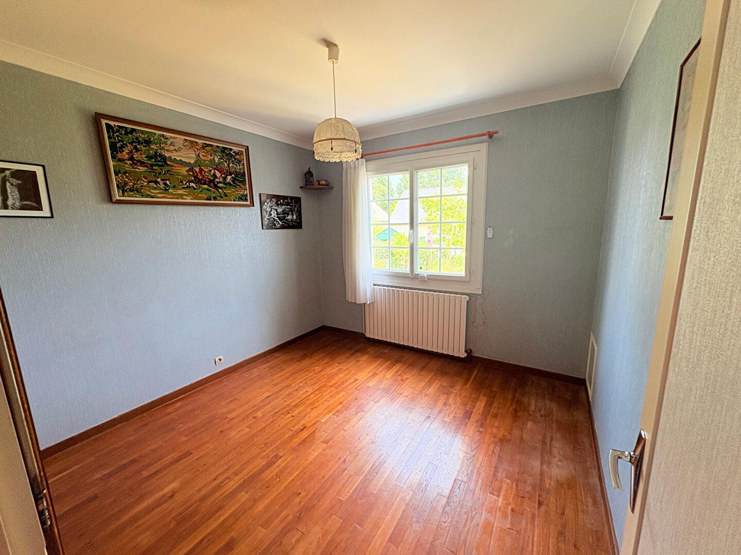 Maison individuelle 2 chambres avec sous-sol complet - Coeur de bourg -Andard