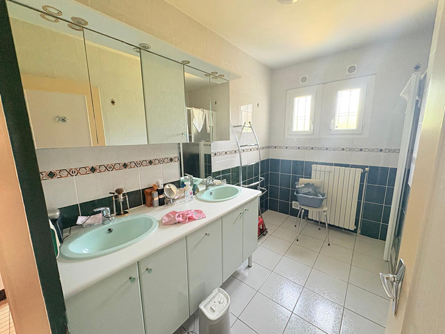Maison individuelle 2 chambres avec sous-sol complet - Coeur de bourg -Andard