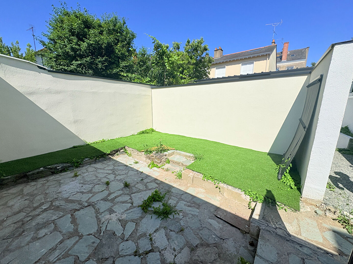 Maison Angers quartier Eblé/ Génie de type 2 + une maison de type studio à vendre