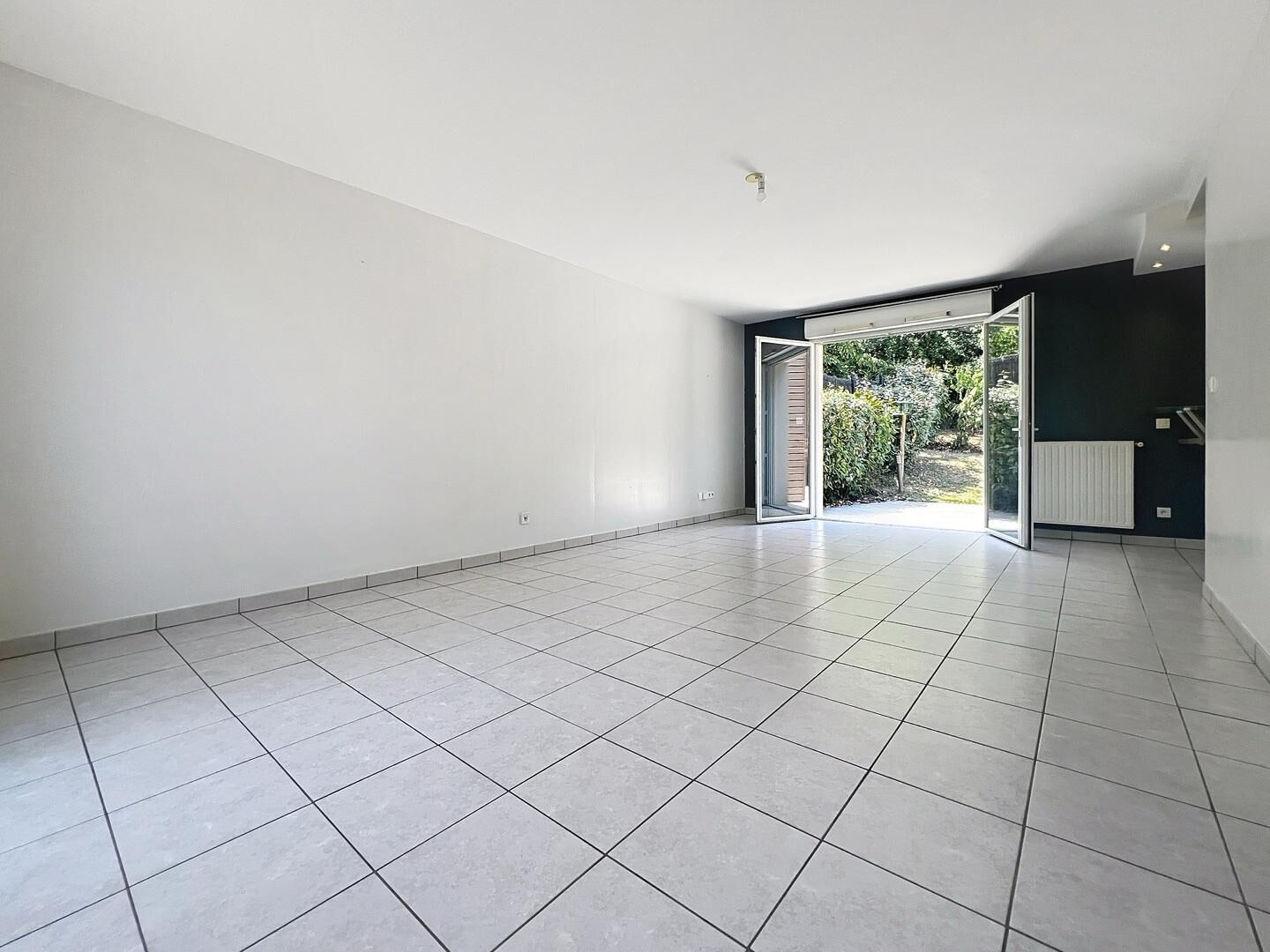 Maison Bouchemaine/Pruniers de 5 pièces avec 3 chambres, garage et jardin