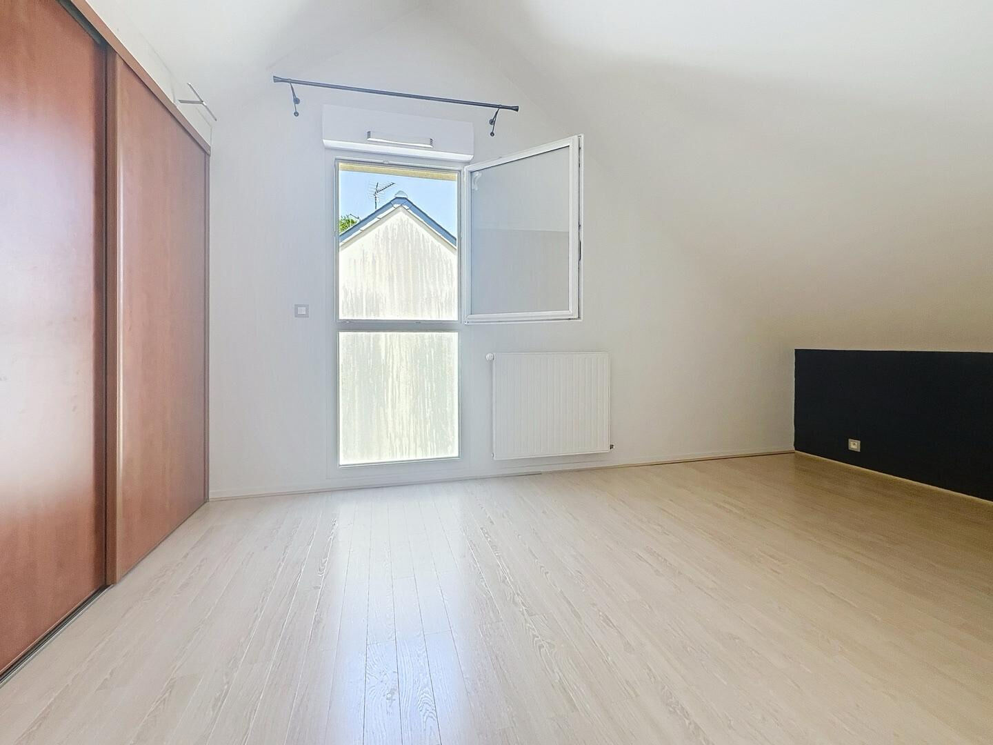 Maison Bouchemaine/Pruniers de 5 pièces avec 3 chambres, garage et jardin