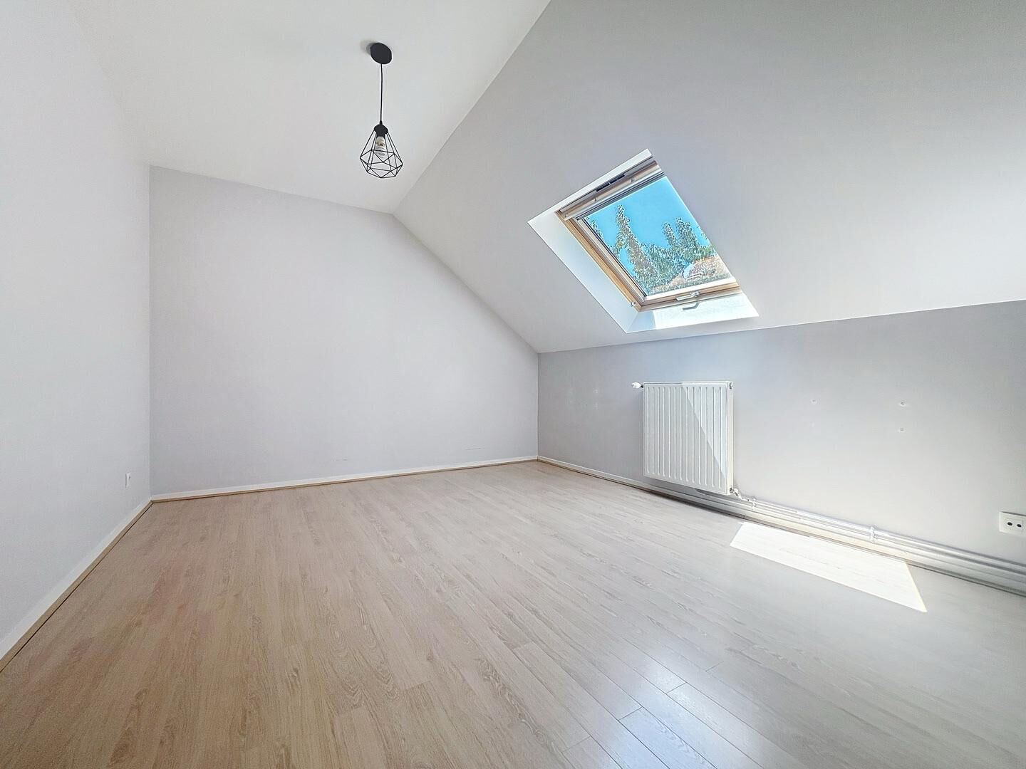 Maison Bouchemaine/Pruniers de 5 pièces avec 3 chambres, garage et jardin