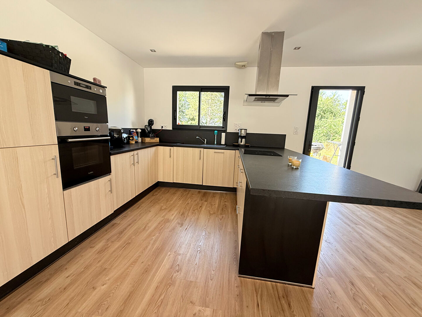 À vendre, Maison familiale avec suite parentale, grand terrain et double garage à seulement 15 minutes d'Angers
