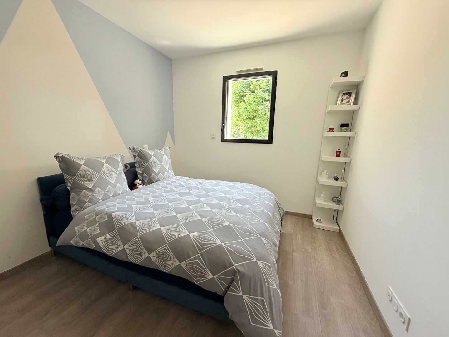 À vendre, Maison familiale avec suite parentale, grand terrain et double garage à seulement 15 minutes d'Angers