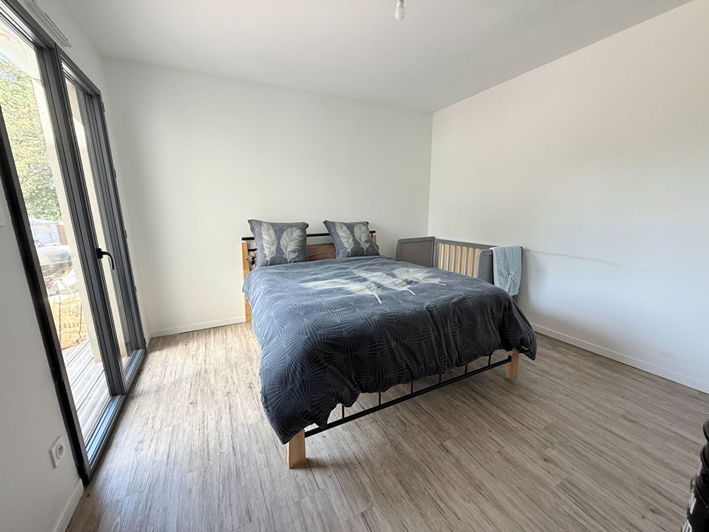 À vendre, Maison familiale avec suite parentale, grand terrain et double garage à seulement 15 minutes d'Angers