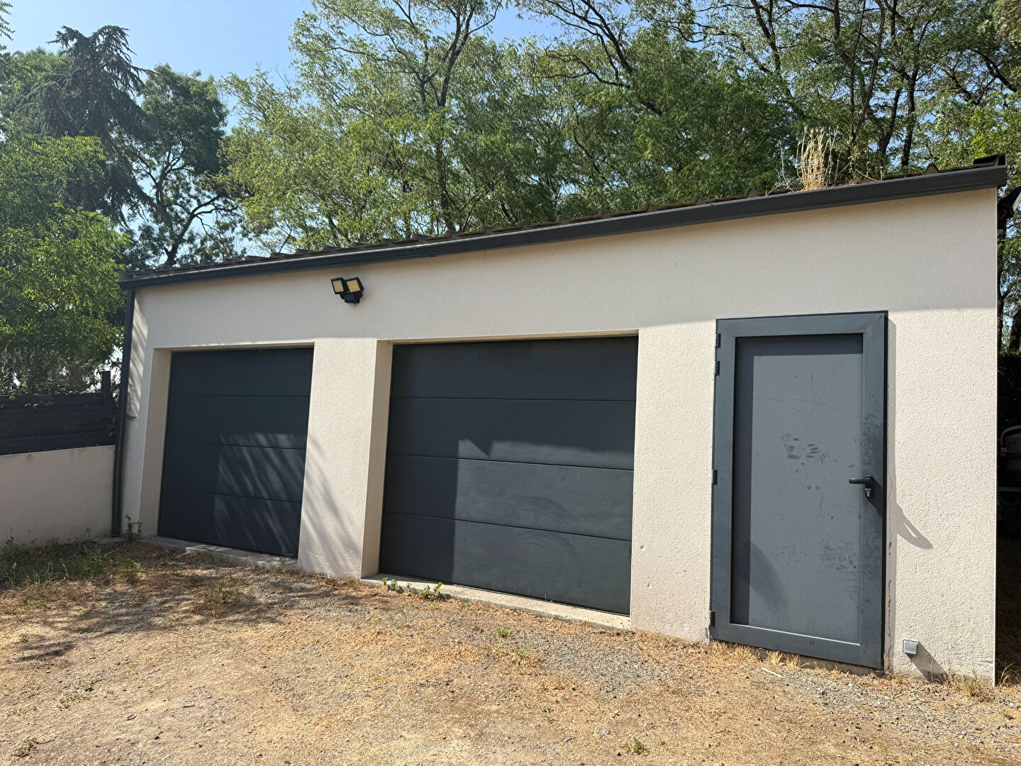 À vendre, Maison familiale avec suite parentale, grand terrain et double garage à seulement 15 minutes d'Angers