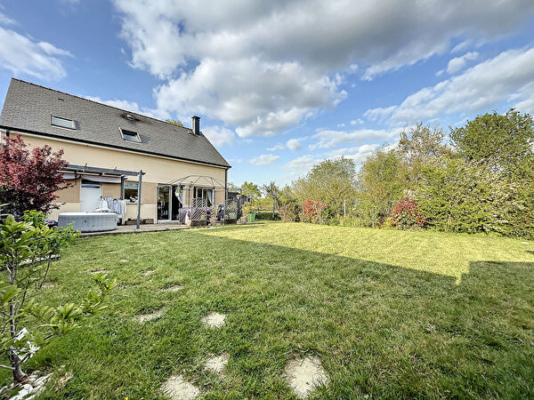 Vente par agence immobiliere à Trelaze (49800)