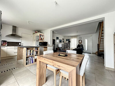 Vente par agence immobiliere à Trelaze (49800)