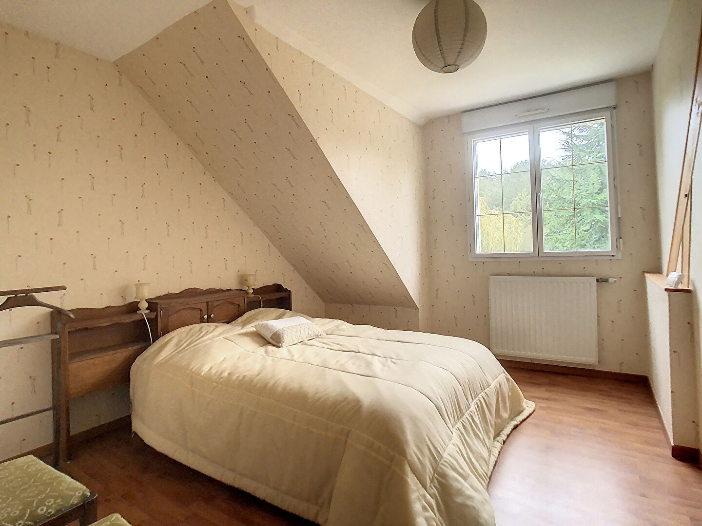 Maison Brain sur l'Authion de 4 chambres avec un grand jardin et un étang.