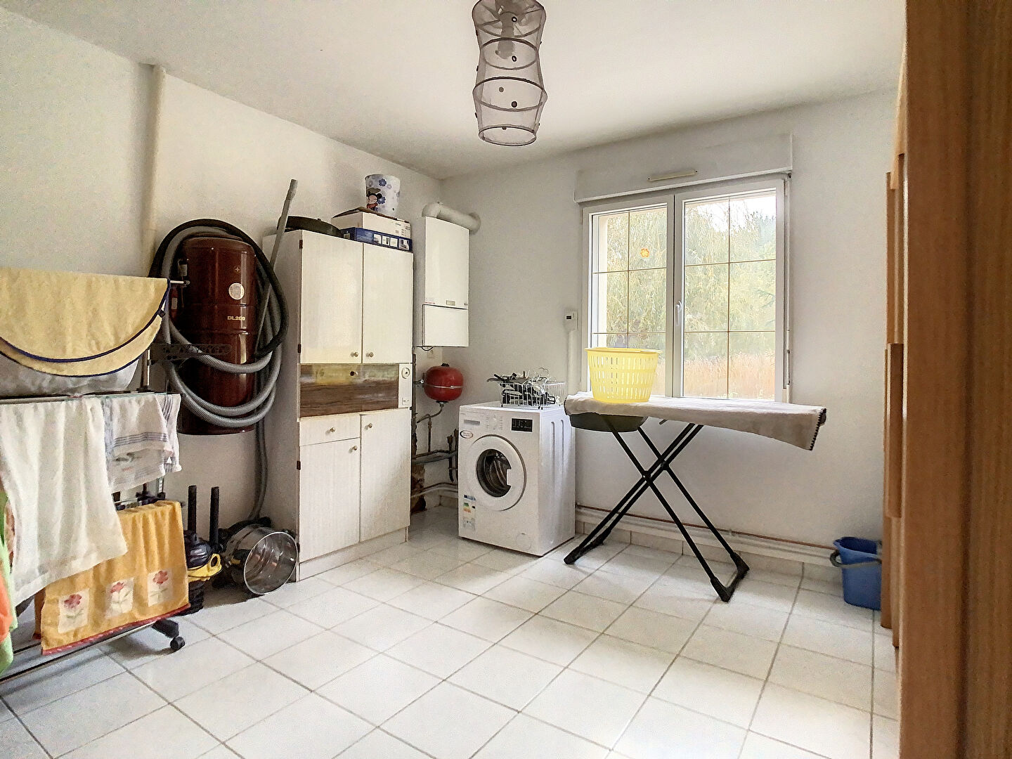 Maison Brain sur l'Authion de 4 chambres avec un grand jardin et un étang.