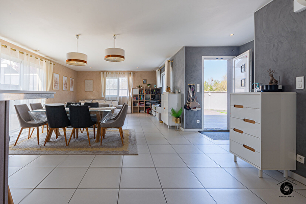 Vente par agence immobiliere à Trelaze (49800)