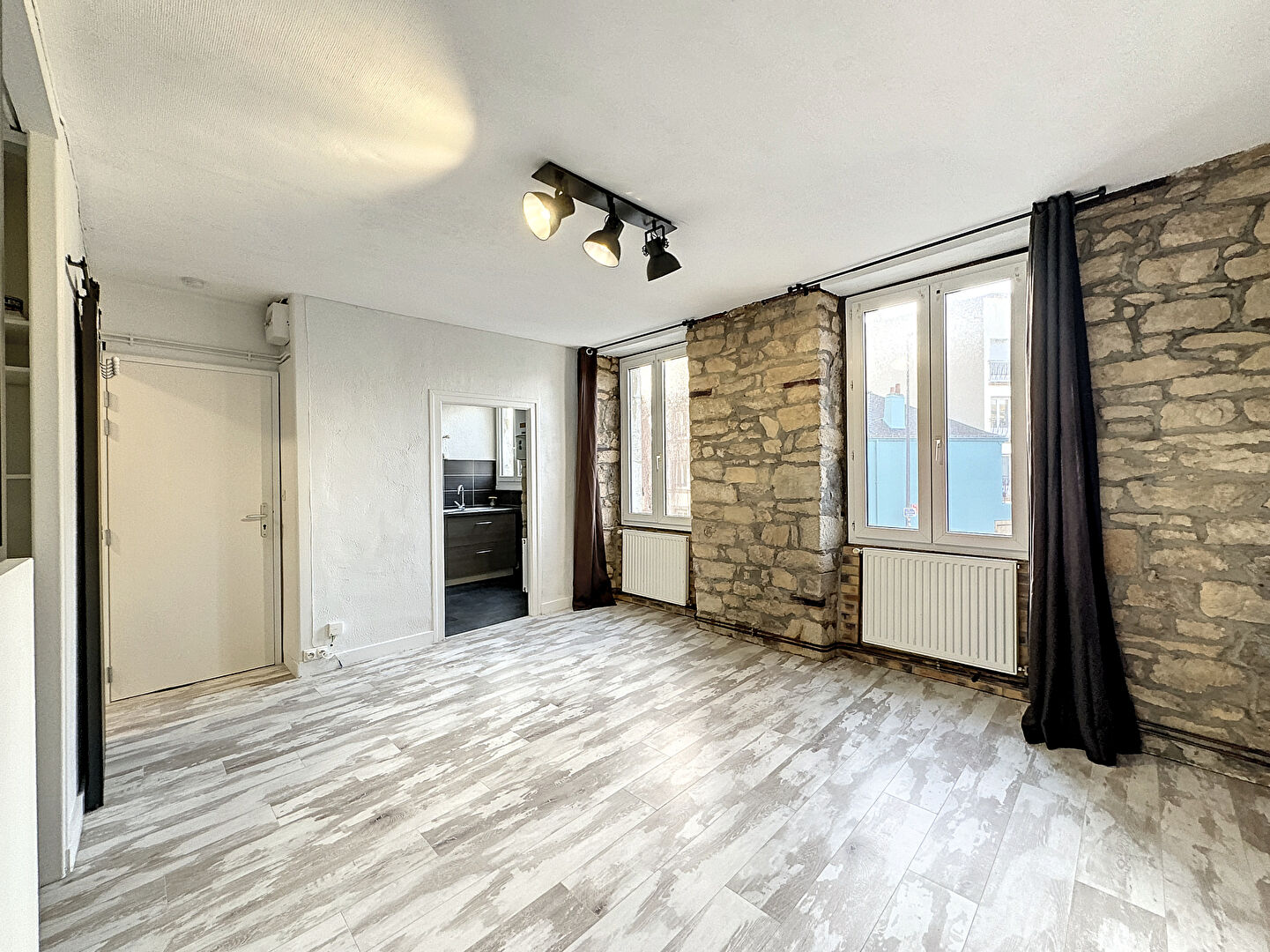 À Vendre : Charmant T1 Bis Rénové de 32 m² - Proche Gare de Lorient