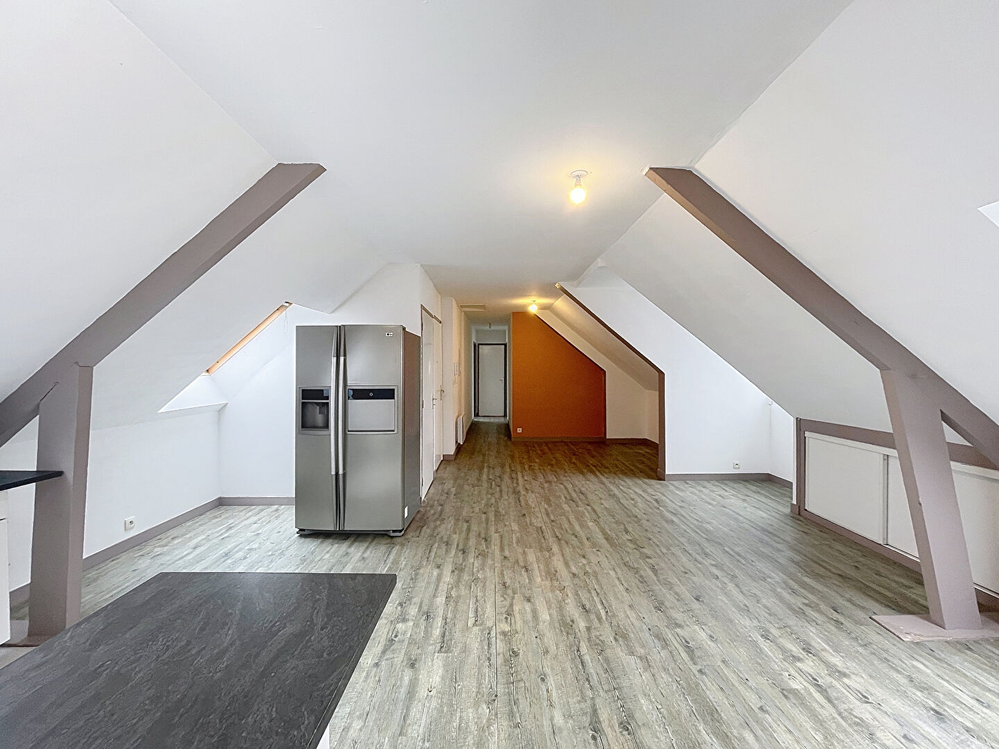 À Merville : Appartement lumineux, dernier étage et clés en mains