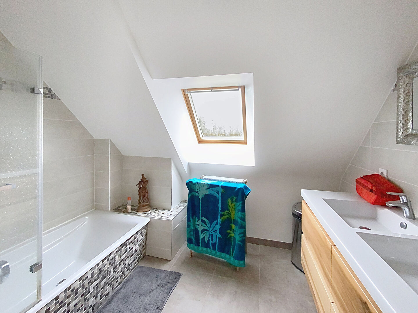 Maison meublée dans un écrin de verdure à LANVAUDAN
