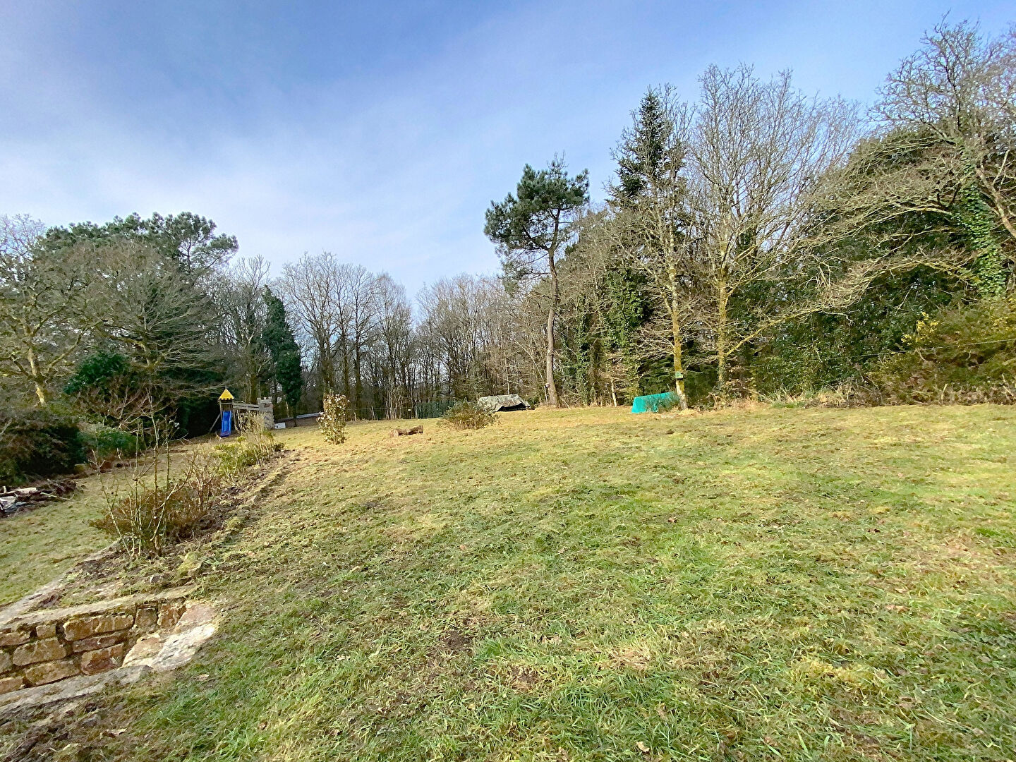 Maison meublée dans un écrin de verdure à LANVAUDAN