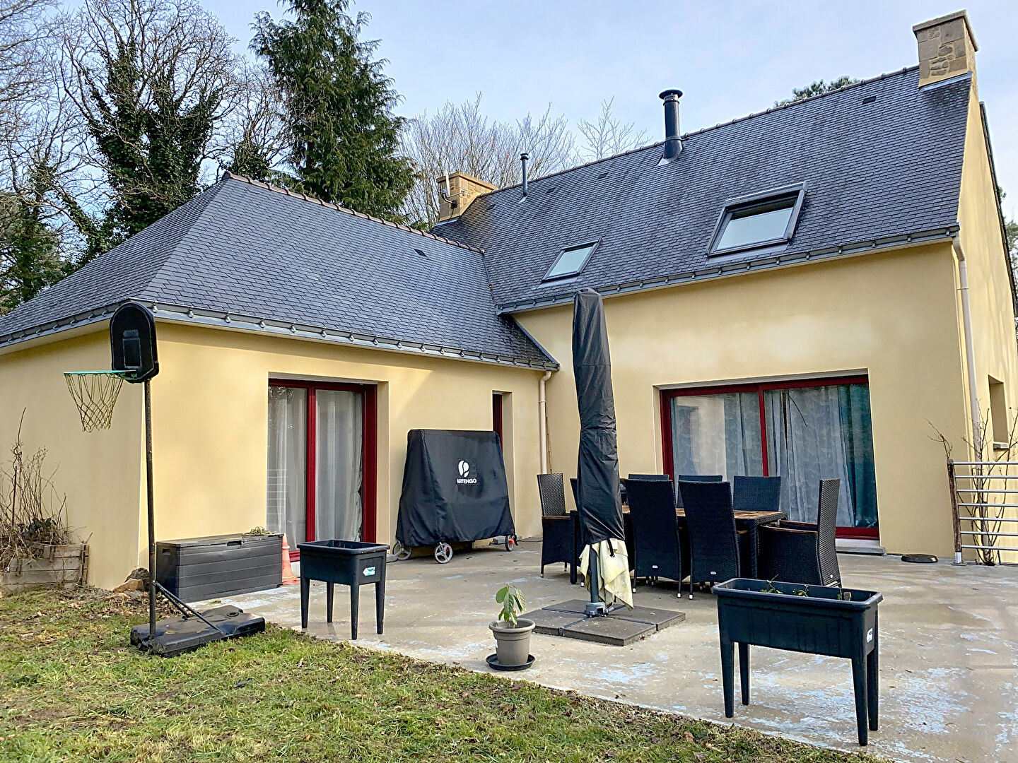 Maison meublée dans un écrin de verdure à LANVAUDAN