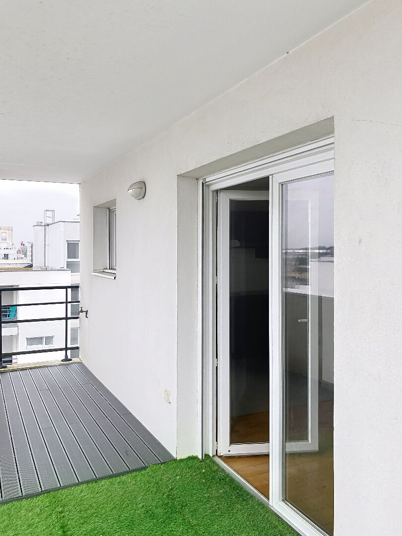 A vendre Angers proche chu et tramway, appartement de type 3, ascenseur, balcon, chauffage individuel, place de parking en sous-sol.