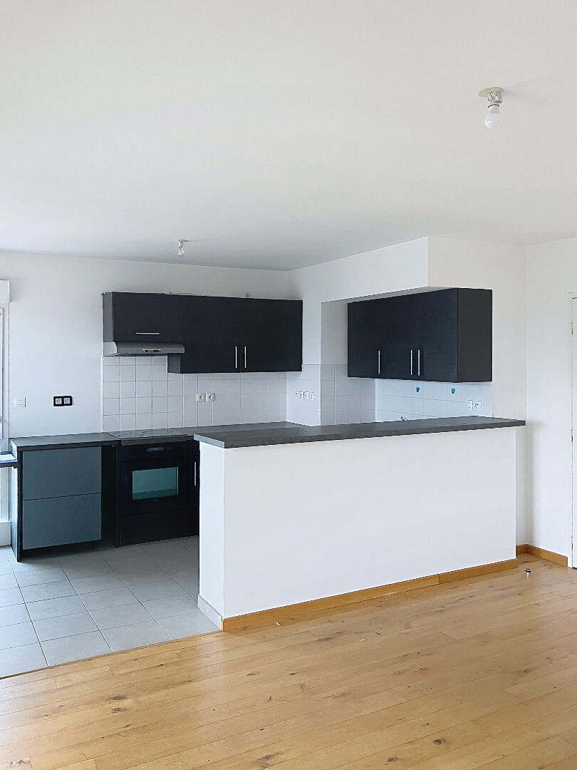 A vendre Angers proche chu et tramway, appartement de type 3, ascenseur, balcon, chauffage individuel, place de parking en sous-sol.