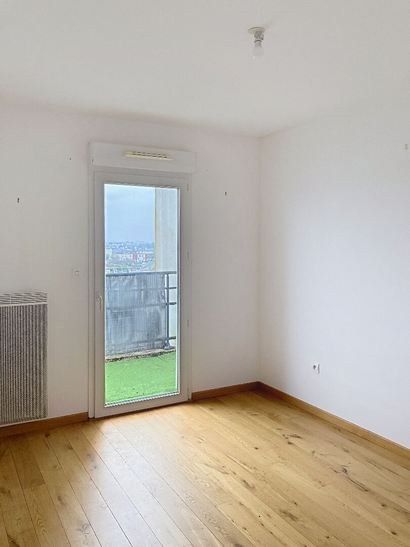 A vendre Angers proche chu et tramway, appartement de type 3, ascenseur, balcon, chauffage individuel, place de parking en sous-sol.
