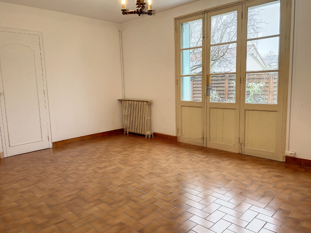 AU SUD DE LA LOIRE - Limite OLIVET -  Jolie Maison ancienne DE PLAIN PIED avec son jardin de 500m².