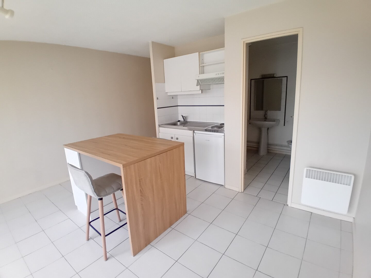 A  LOUER  Appartement Studio hyper centre Mont De Marsan